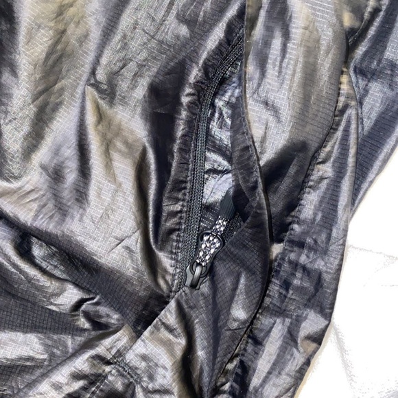 Lululemon Windbreaker - Picture 4 of 4